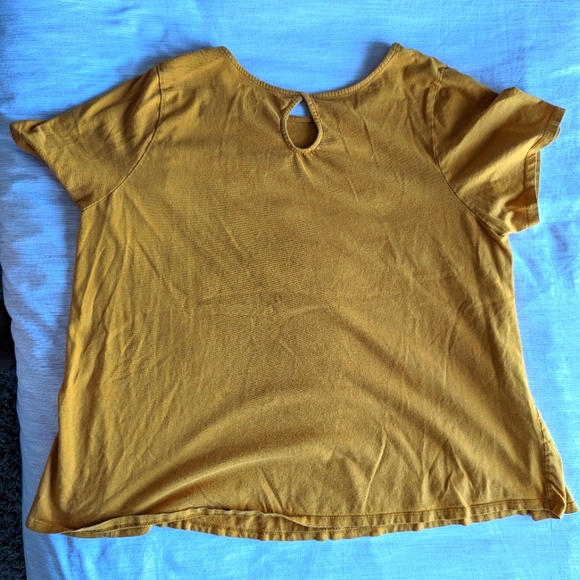 Plus size Roaman's flowy mustard yellow blouse, keyhole neck, 100% soft cotton - Picture 8 of 9